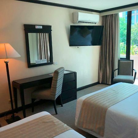 Tower Inn Makati Business Hotel Makati City Zewnętrze zdjęcie