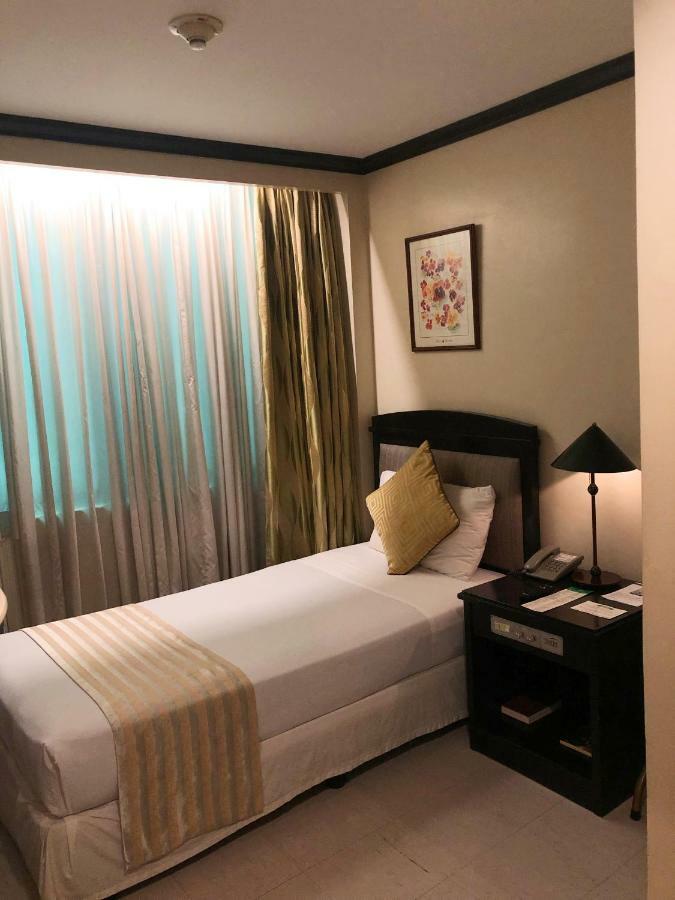 Tower Inn Makati Business Hotel Makati City Zewnętrze zdjęcie